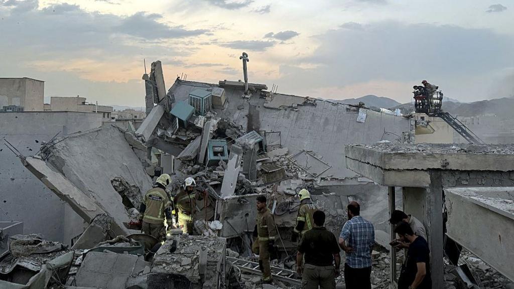 ইরানের সেনাপ্রধান বাঘেরিসহ বহু শীর্ষ সামরিক-পারমাণবিক কর্মকর্তা নিহত