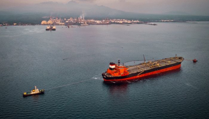 যুক্তরাষ্ট্রের অনুমতিতে রাশিয়া থেকে জ্বালানী আনতে ছাড় ৬০ দিন