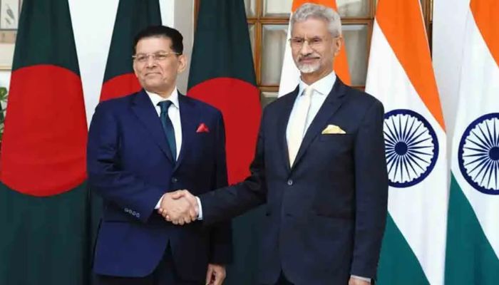 ঢাকা না দিল্লি-অস্বস্তি কাটাতে খলিলুর-জয়শঙ্করের ‘ভ্রমন কূটনীতি’