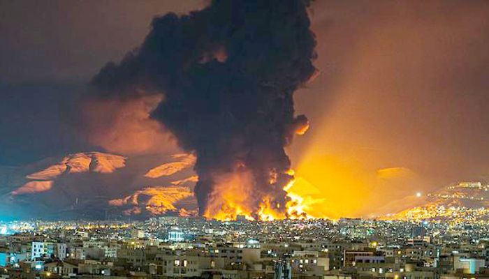 ইরান যুদ্ধের আকাশচুম্বী খরচ মধ্যপ্রাচ্যের দেশগুলো থেকে নেবেন ট্রাম্প